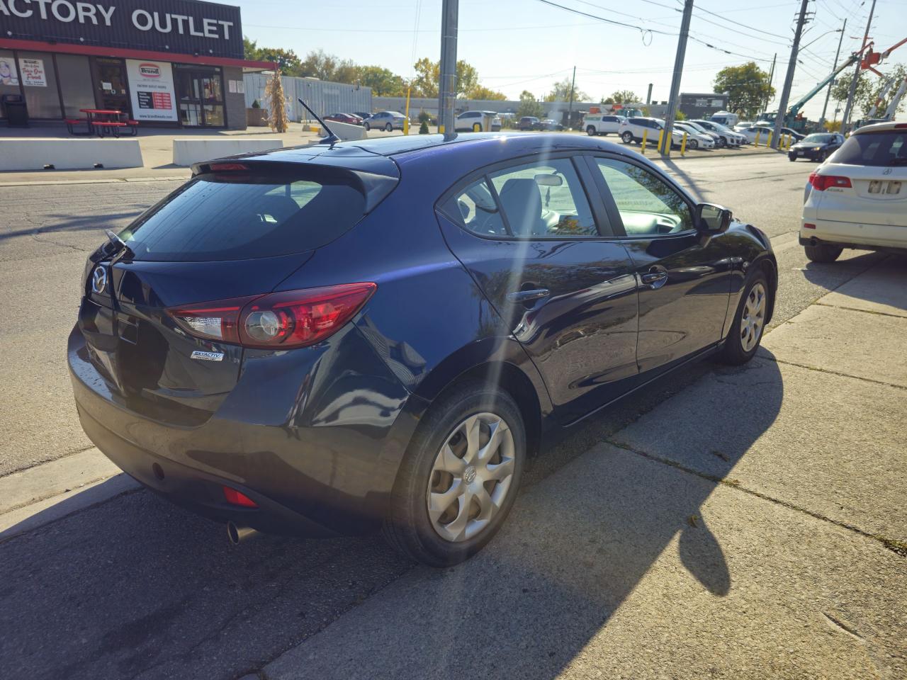 2014 Mazda MAZDA3 GX-SKY - Photo #4