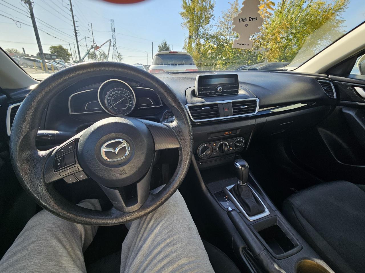 2014 Mazda MAZDA3 GX-SKY - Photo #8