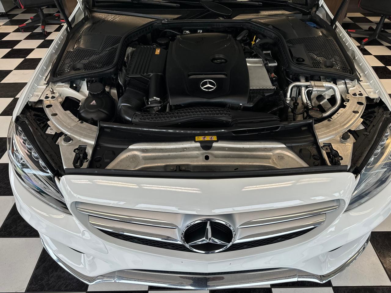 2017 Mercedes-Benz C-Class C300 4MATIC+Roof+Camera+New Tires+Heated Steering - Photo #9