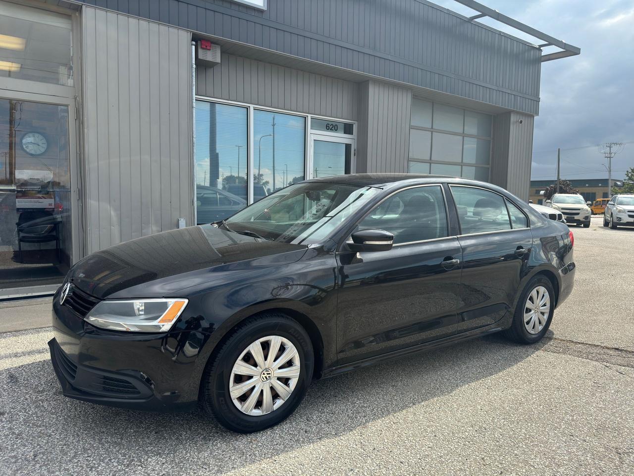 2014 Volkswagen Jetta TRENDLINE+ - Photo #2