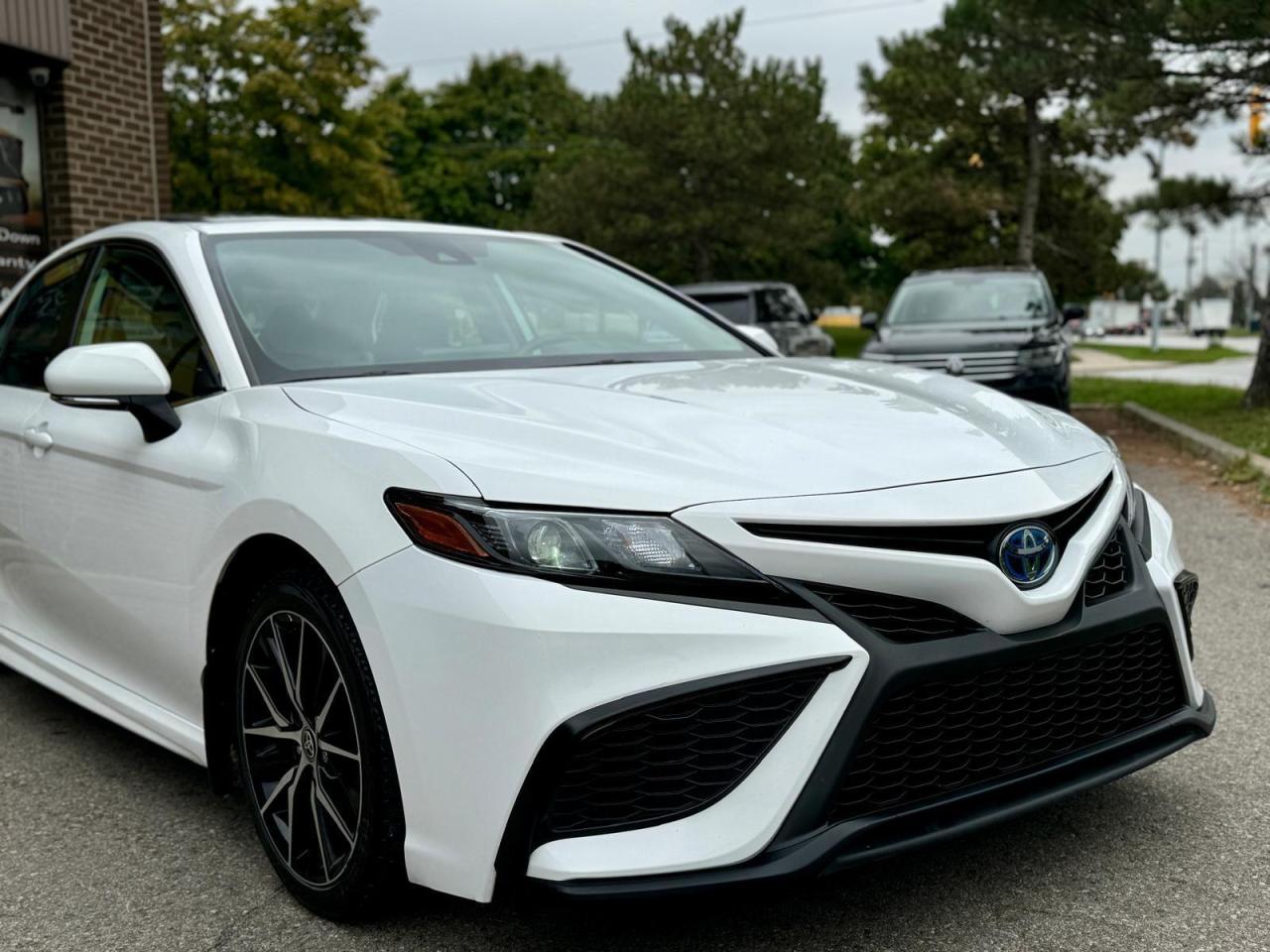 2022 Toyota Camry  Photo2