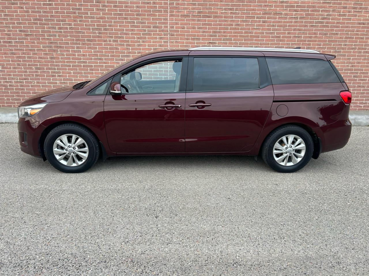 2015 Kia Sedona LX+ - Photo #3