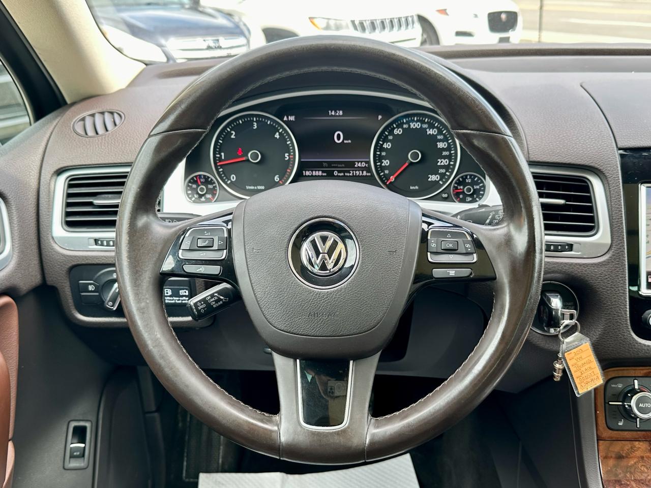 2013 Volkswagen Touareg HIGHLINE - Photo #14