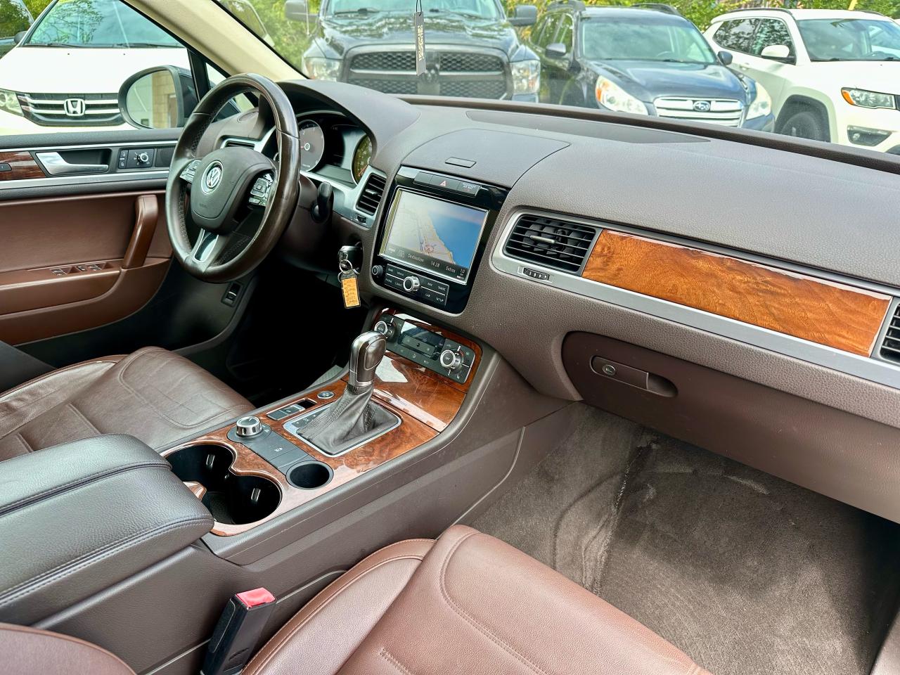 2013 Volkswagen Touareg HIGHLINE - Photo #11