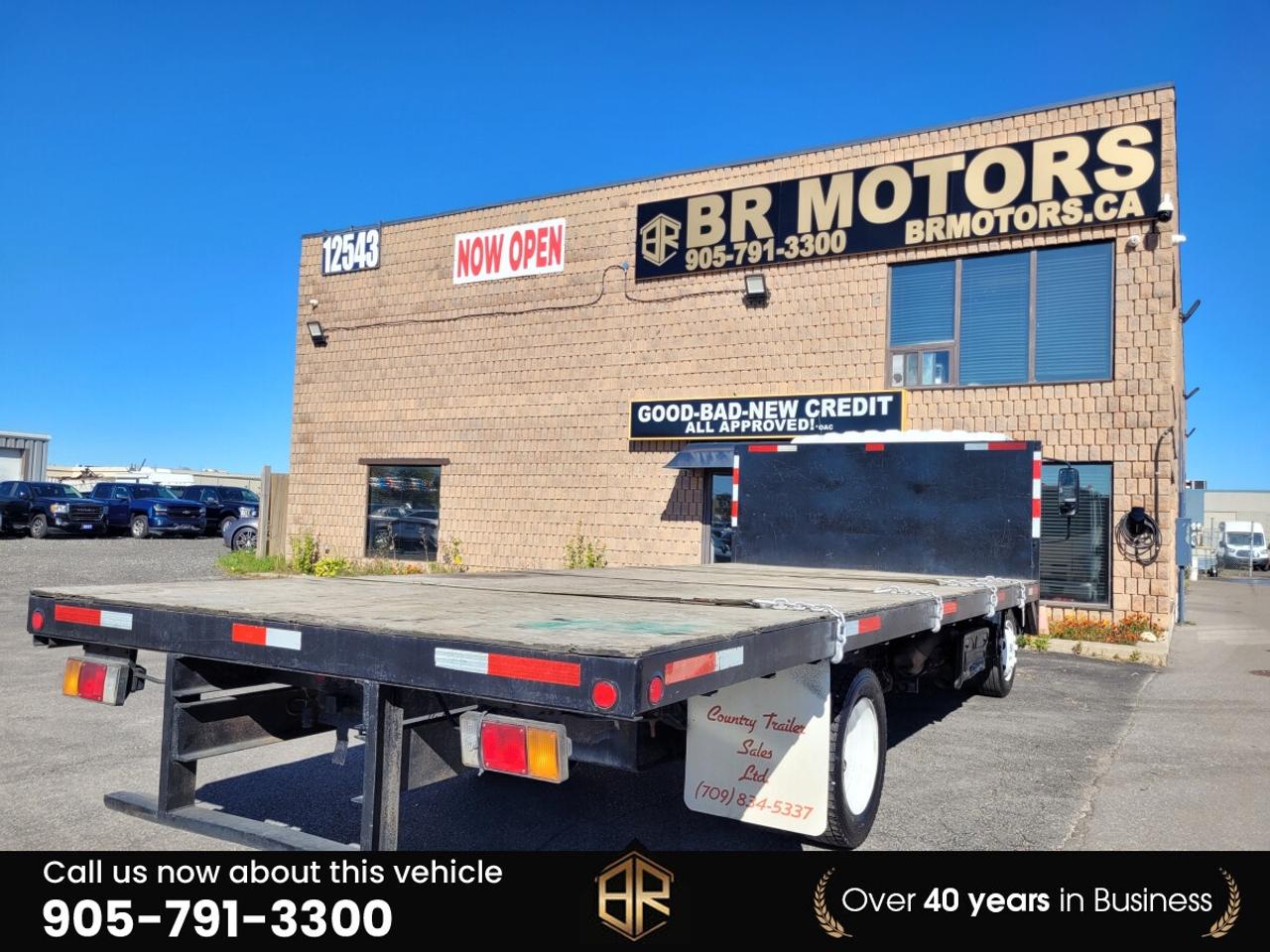 2013 Isuzu NRR Flat Bed | Diesel | Low Km's Photo