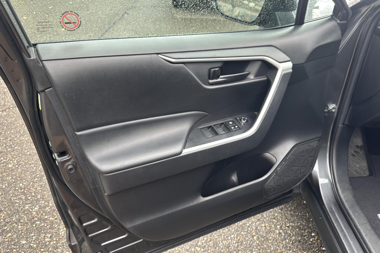 2023 Toyota RAV4 LE AWD Photo