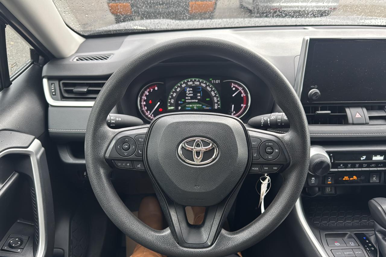 2023 Toyota RAV4 LE AWD Photo