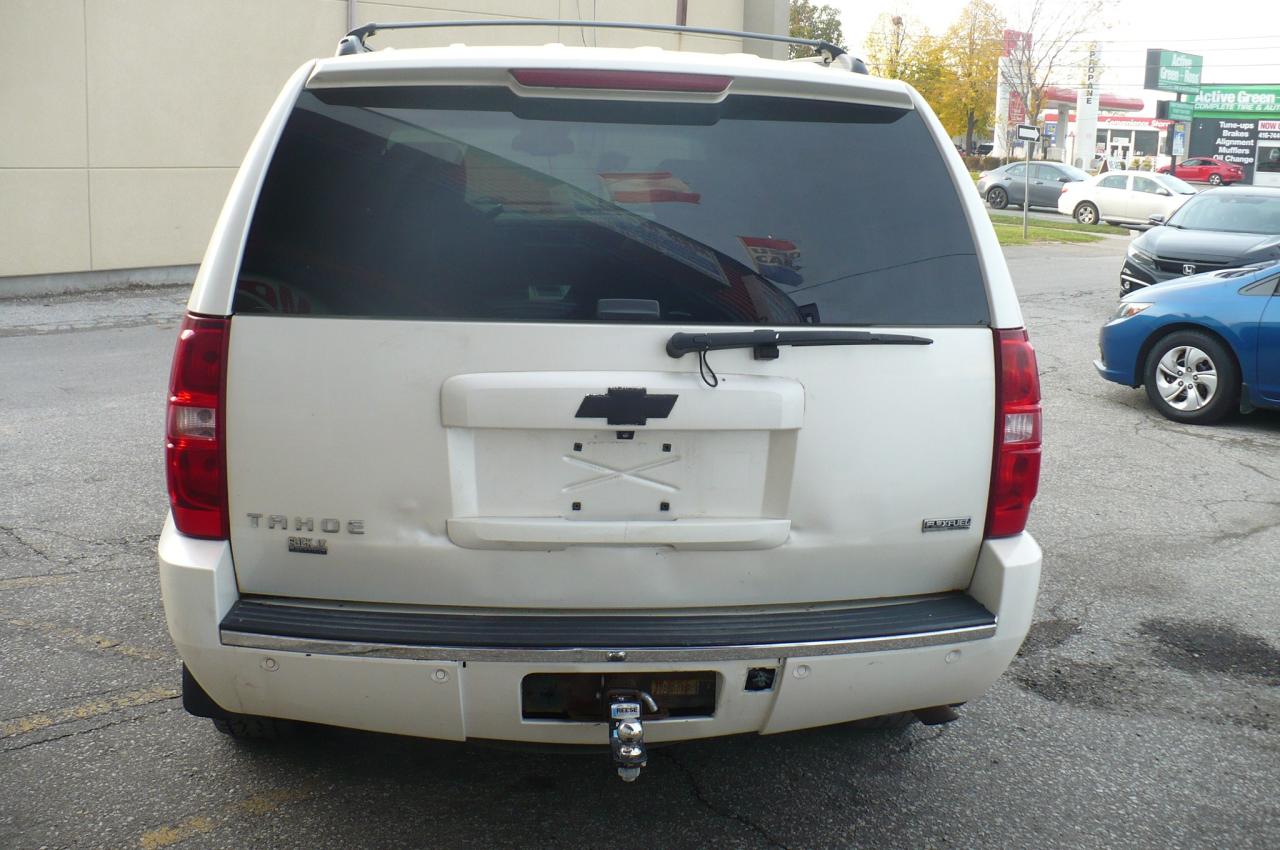 2009 Chevrolet Tahoe 4WD 4dr 1500 LTZ Photo3