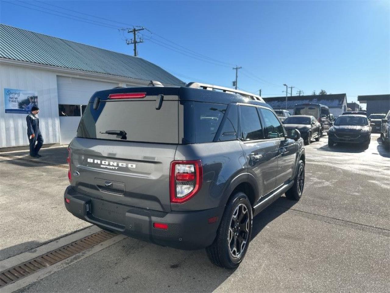 2025 Ford Bronco Sport Outer Banks  - Leather Seats Photo4