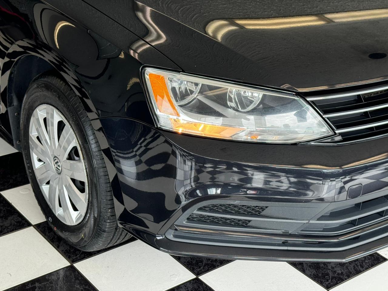 2017 Volkswagen Jetta Trendline+ApplePlay+New Tires+Brakes+CLEAN CARFAX - Photo #37
