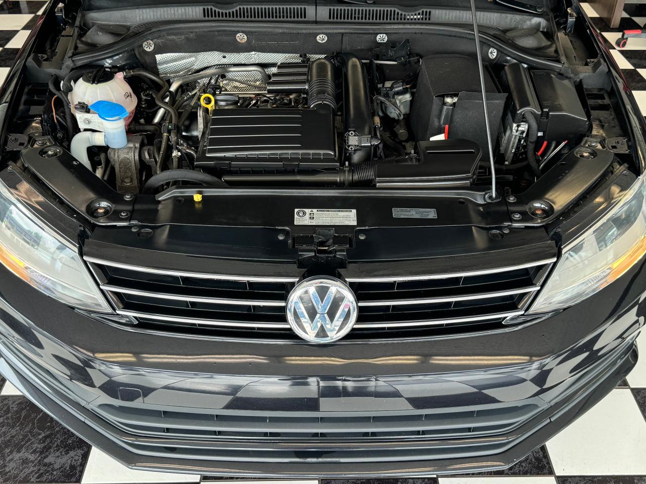2017 Volkswagen Jetta Trendline+ApplePlay+New Tires+Brakes+CLEAN CARFAX - Photo #10