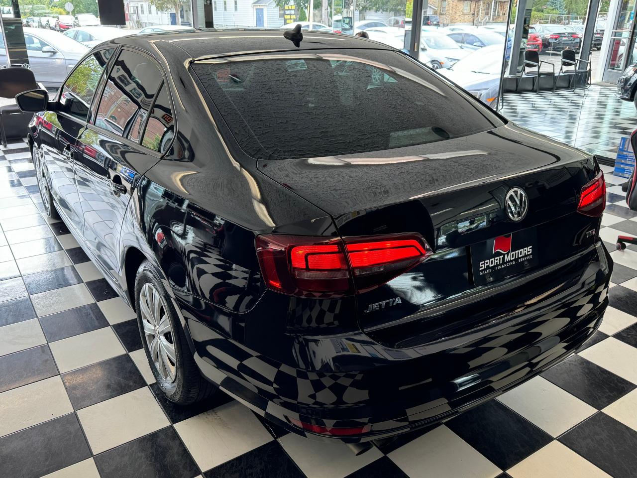 2017 Volkswagen Jetta Trendline+ApplePlay+New Tires+Brakes+CLEAN CARFAX - Photo #5