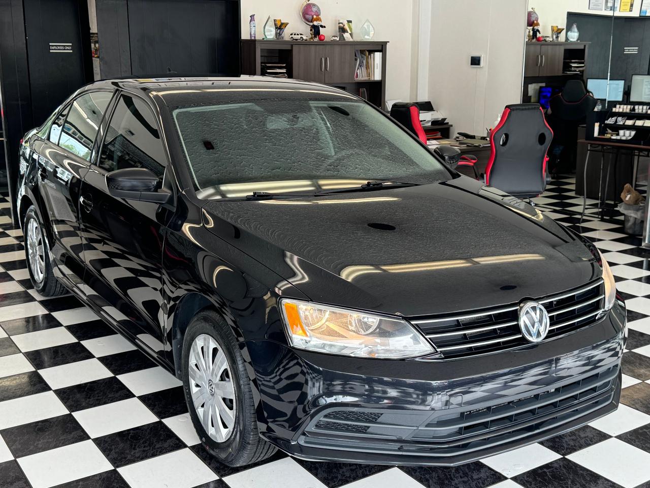 2017 Volkswagen Jetta Trendline+ApplePlay+New Tires+Brakes+CLEAN CARFAX - Photo #8