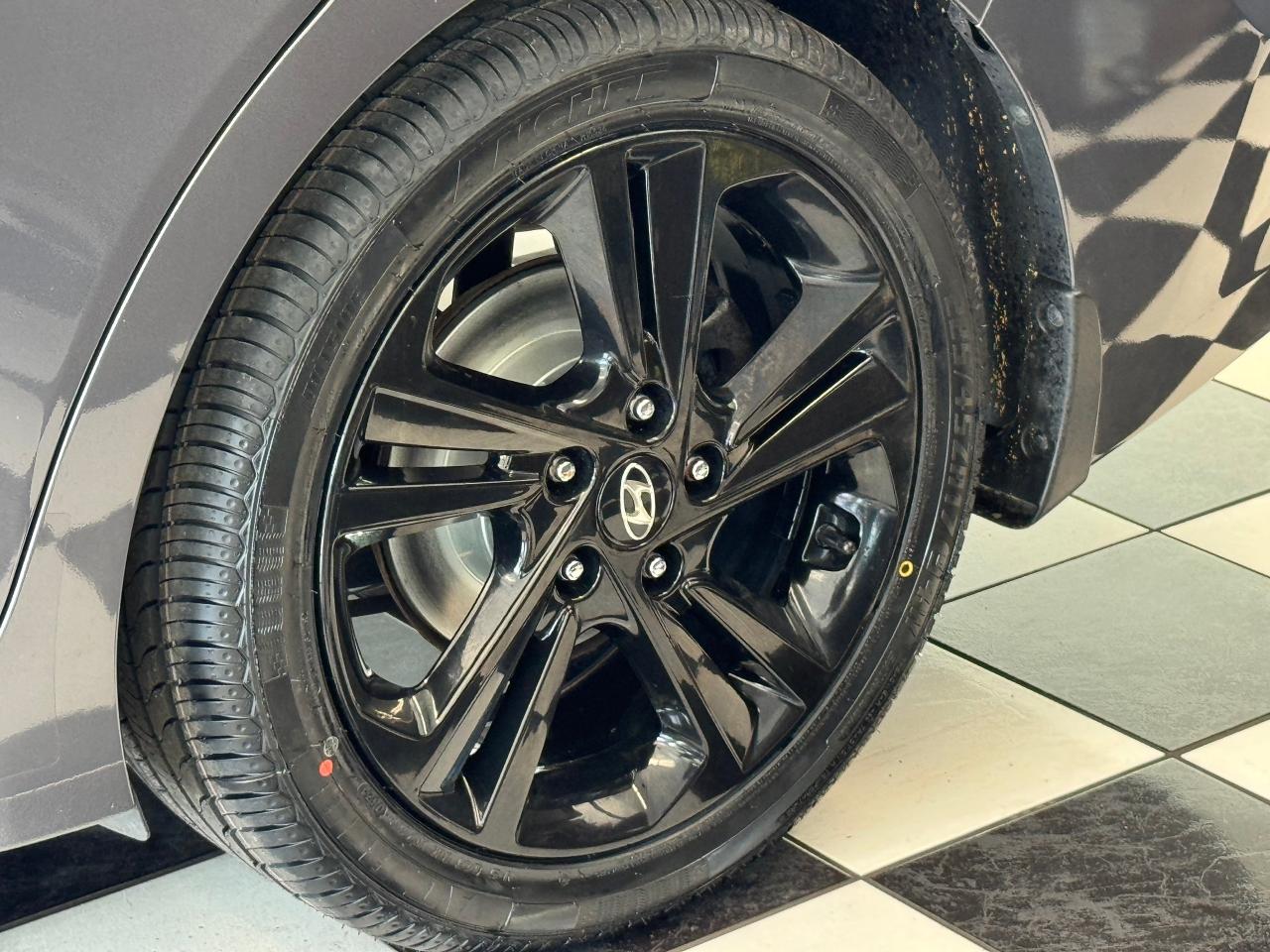 2017 Hyundai Elantra GLS+Sunroof+New Tires+Brakes+ApplePlay+Camera+A/C - Photo #55