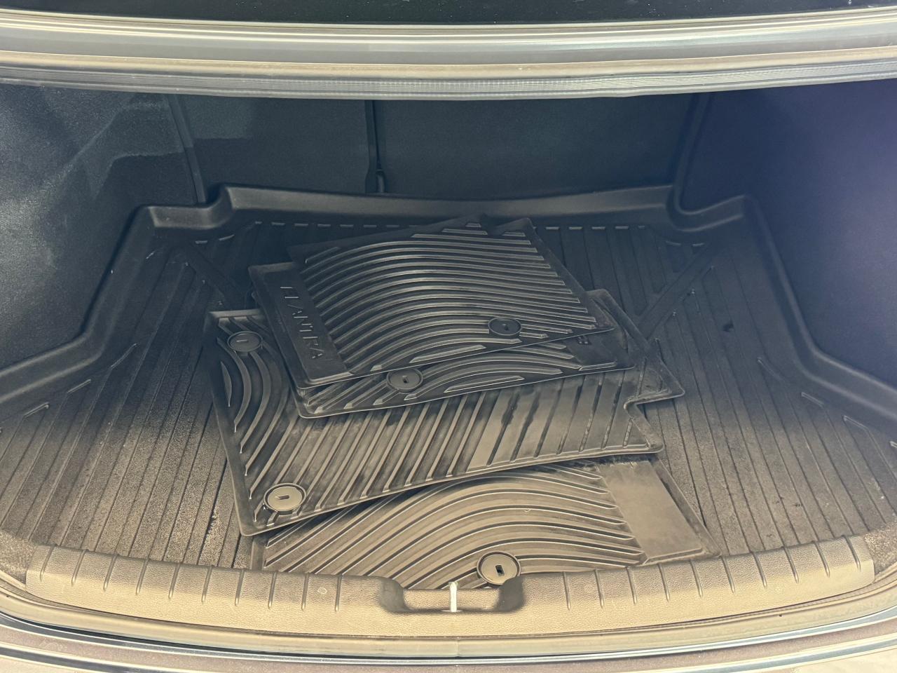 2017 Hyundai Elantra GLS+Sunroof+New Tires+Brakes+ApplePlay+Camera+A/C - Photo #26