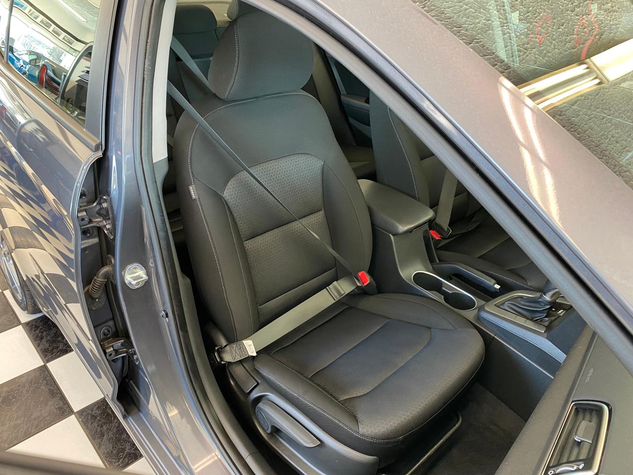 2017 Hyundai Elantra GLS+Sunroof+New Tires+Brakes+ApplePlay+Camera+A/C Photo88