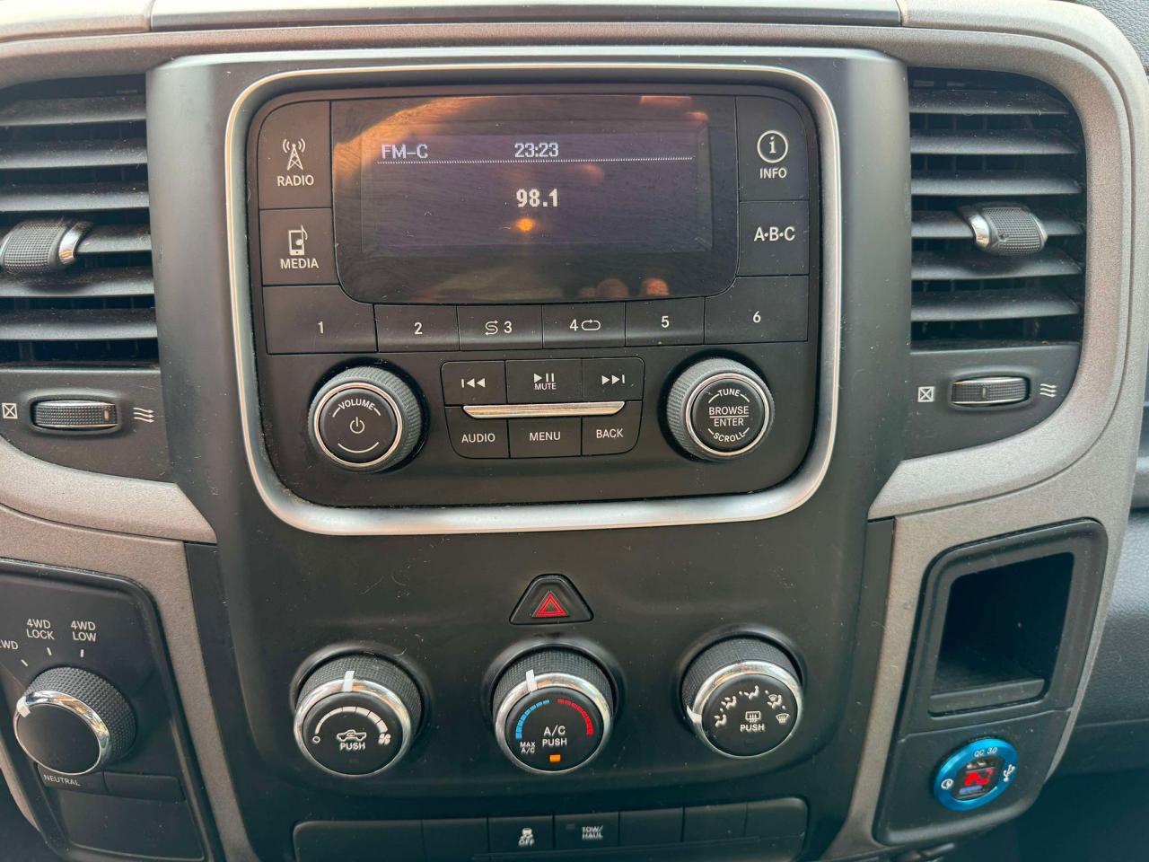 2017 RAM 1500 ST Crew Cab - Photo #15