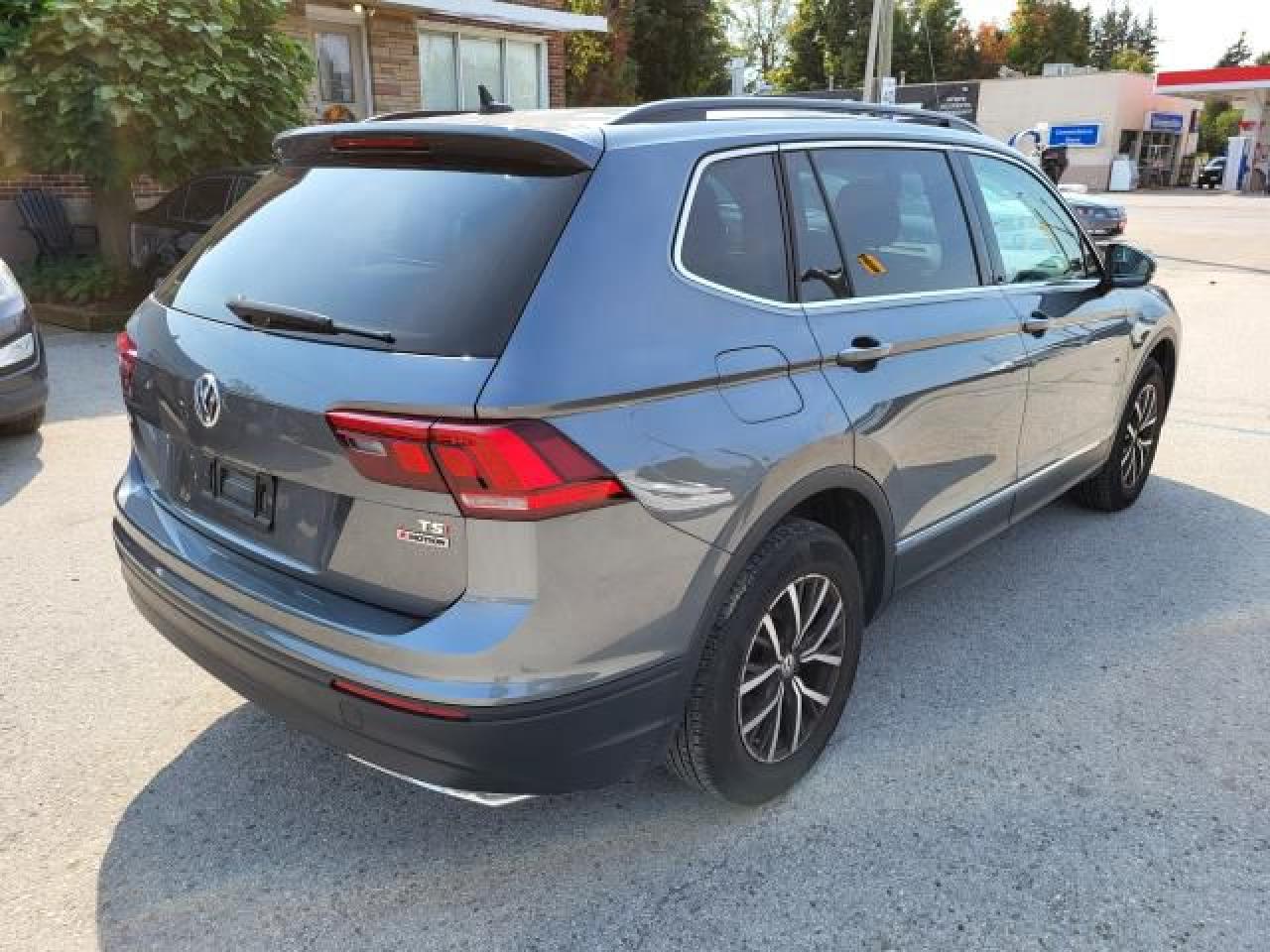 2018 Volkswagen Tiguan COMFORTLINE Photo3