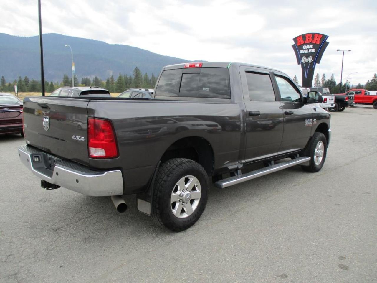 2014 RAM 3500 SLT CREW CAB 4X4 Photo4