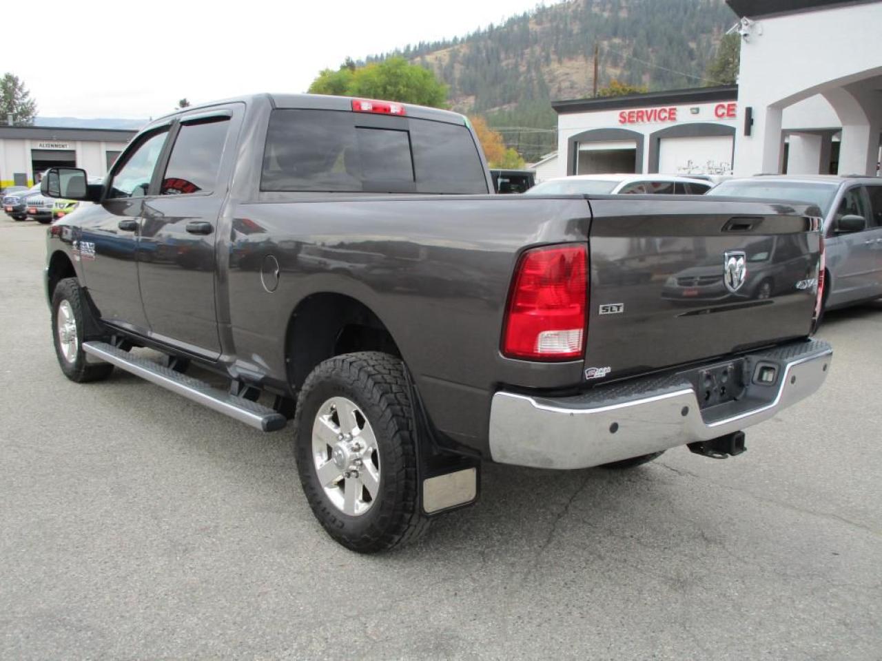 2014 RAM 3500 SLT CREW CAB 4X4 Photo6