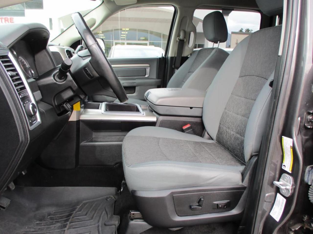 2014 RAM 3500 SLT CREW CAB 4X4 Photo12
