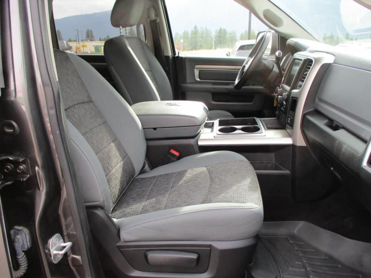 2014 RAM 3500 SLT CREW CAB 4X4 Photo13