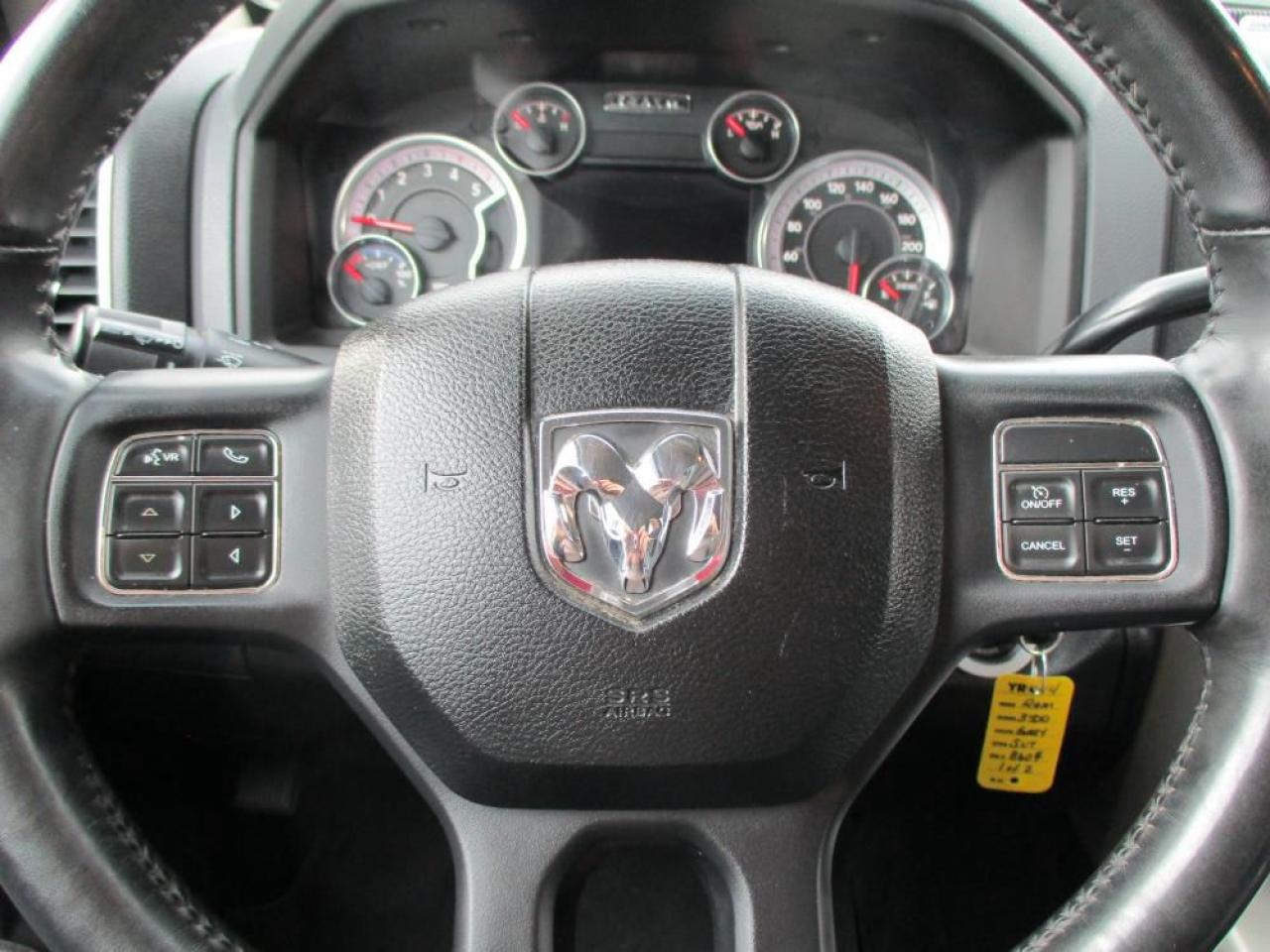 2014 RAM 3500 SLT CREW CAB 4X4 Photo16