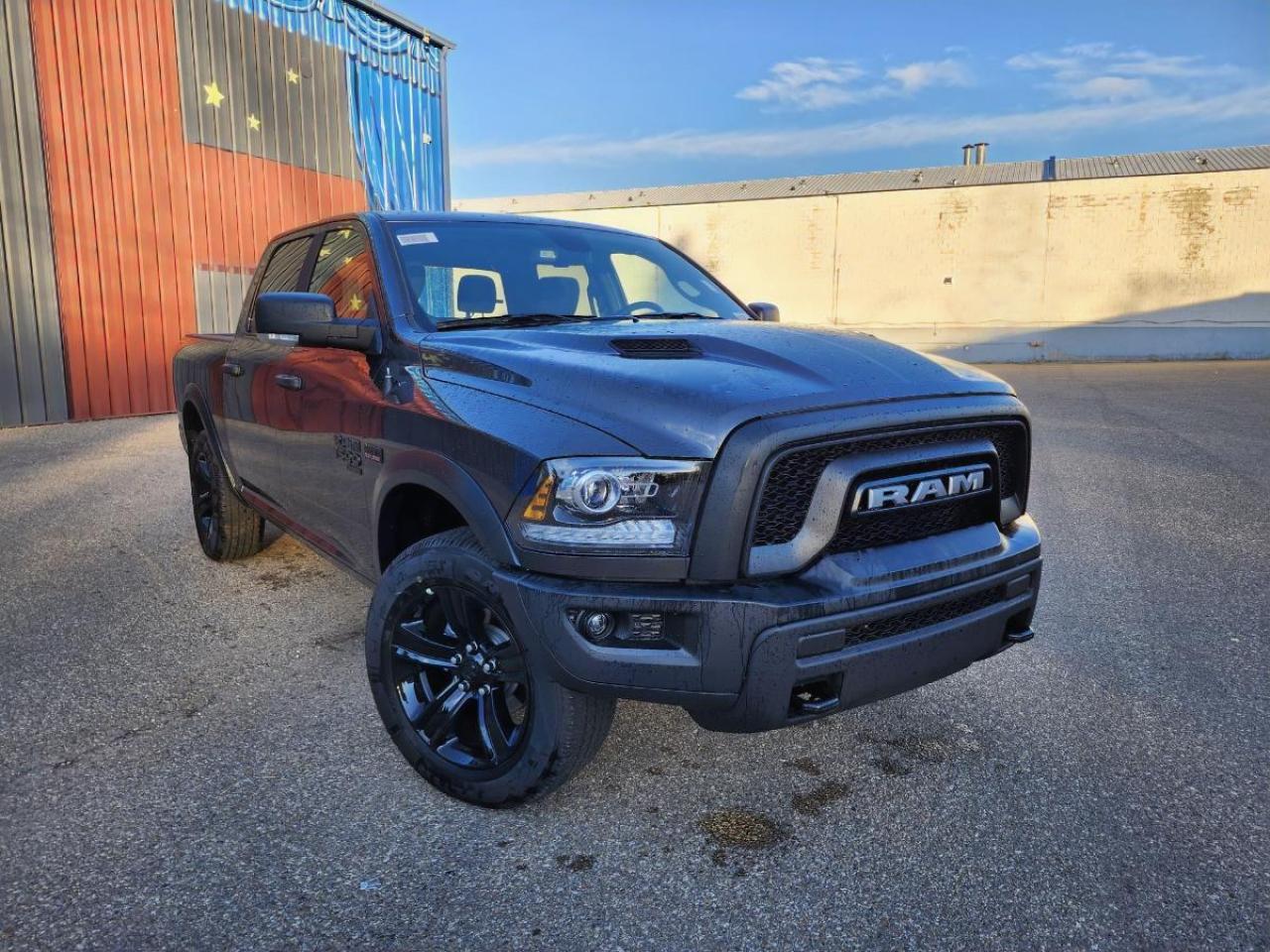 New 2024 RAM 1500 Classic Warlock cabine d'équipe 4x4 caisse de 5 pi 7 po for sale in Medicine Hat, AB