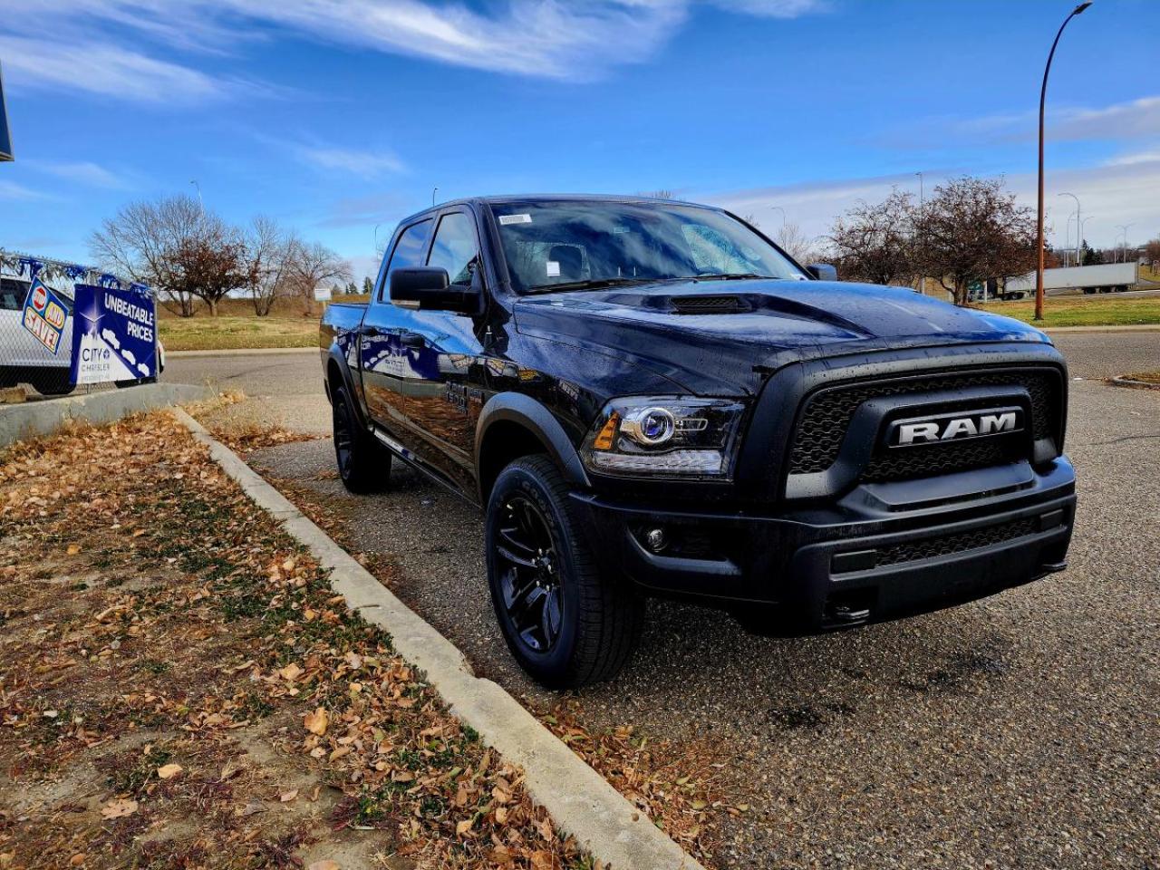 New 2024 RAM 1500 Classic Warlock cabine d'équipe 4x4 caisse de 5 pi 7 po for sale in Medicine Hat, AB