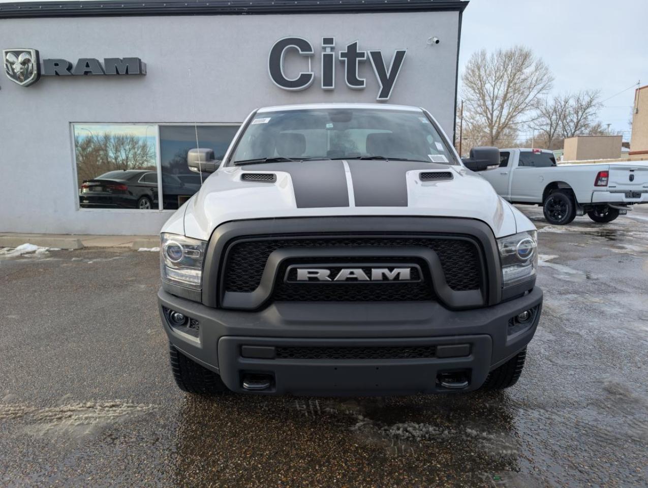 New 2024 RAM 1500 Classic Warlock cabine d'équipe 4x4 caisse de 5 pi 7 po for sale in Medicine Hat, AB