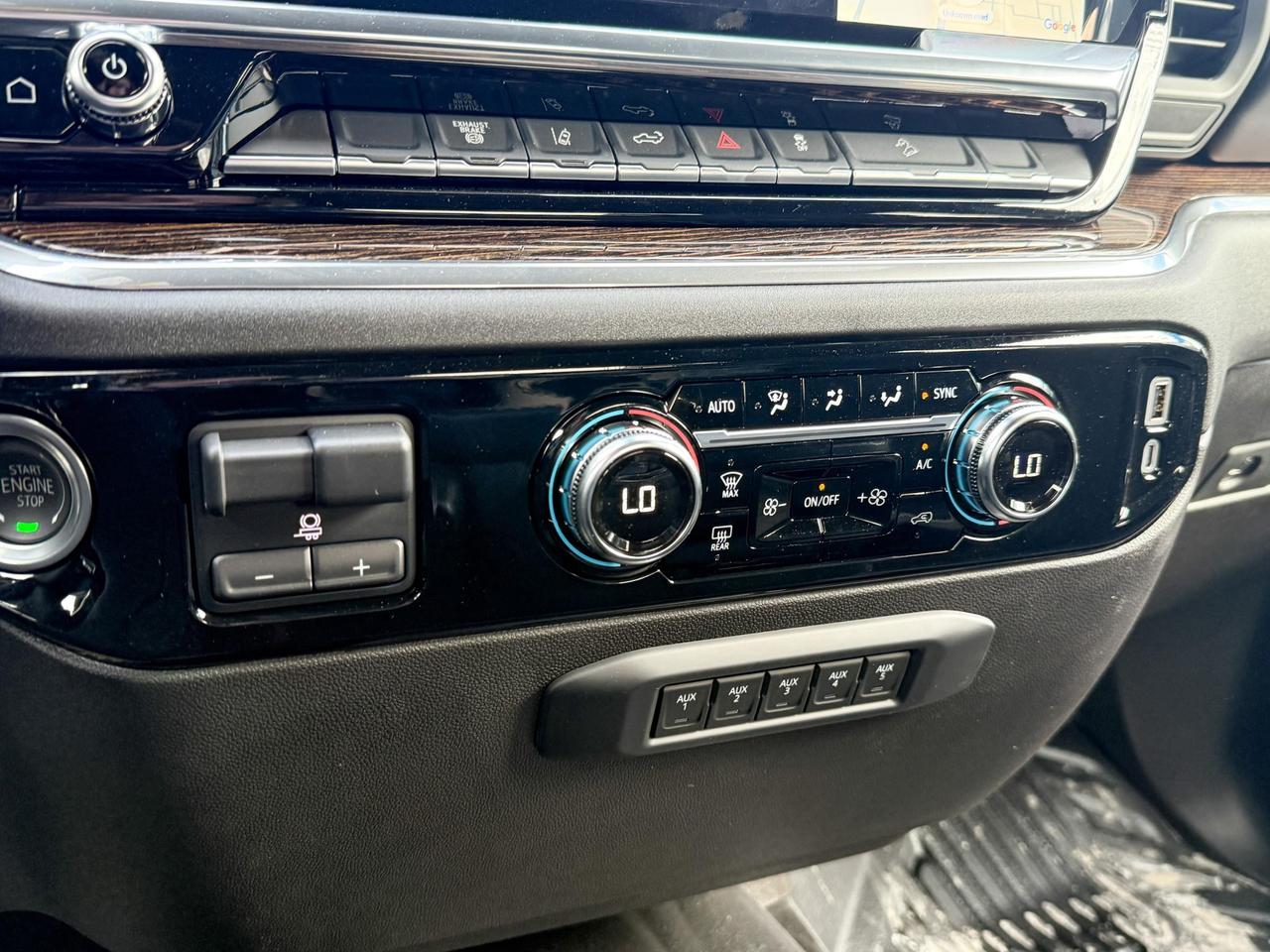 2025 GMC Sierra 2500 HD SLE 6.6L V8 DURAMAX WITH REMOTE START/ENTRY, CRUISE CONTROL, VINYL FLOORING, HD REAR VISION CAMERA, APPLE CARPLAY AND ANDROID AUTO Photo