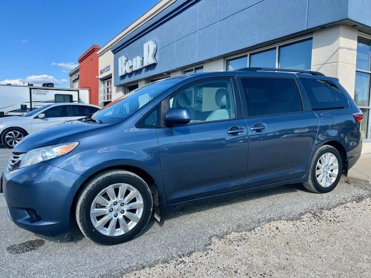 Used 2015 Toyota Sienna LE for sale in Steinbach, MB