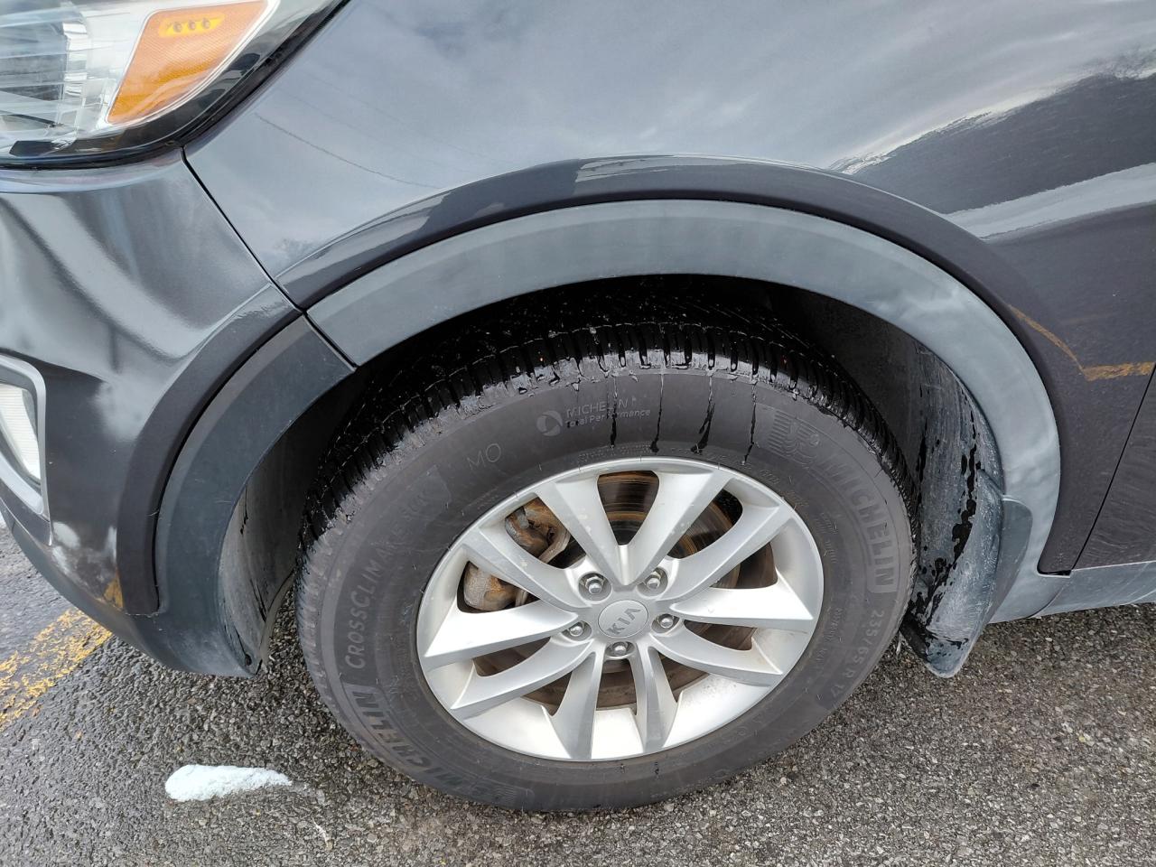 2016 Kia Sorento 2.0L Turbo LX+ Photo