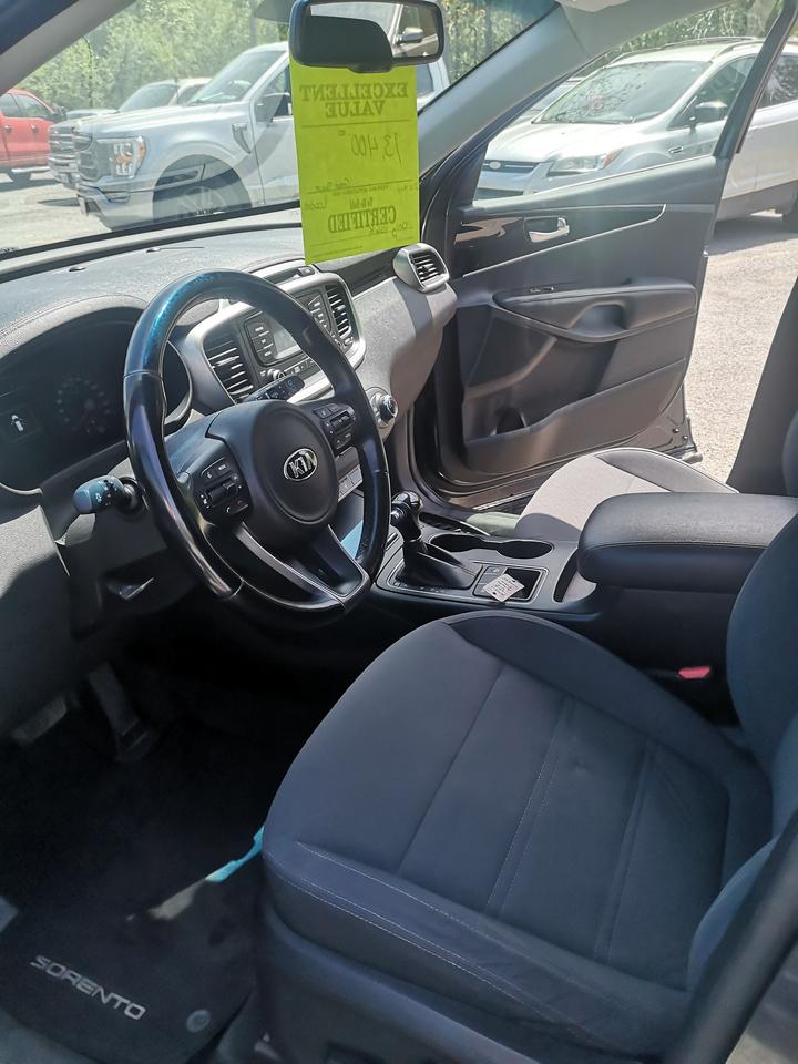 2016 Kia Sorento 2.0L Turbo LX+ Photo