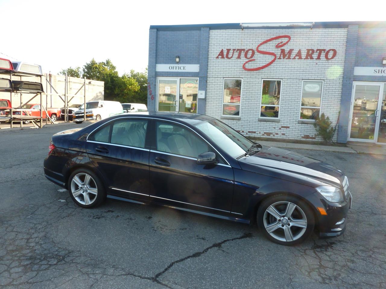 2011 Mercedes-Benz C300 4dr Sdn C 300 4MATIC - Photo #4