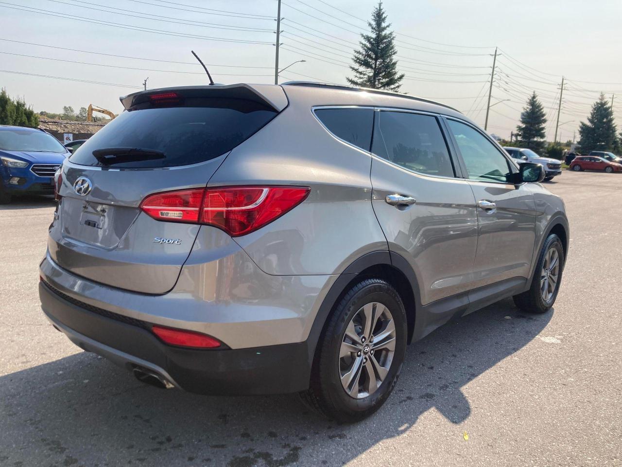 2015 Hyundai Santa Fe Sport  Photo2