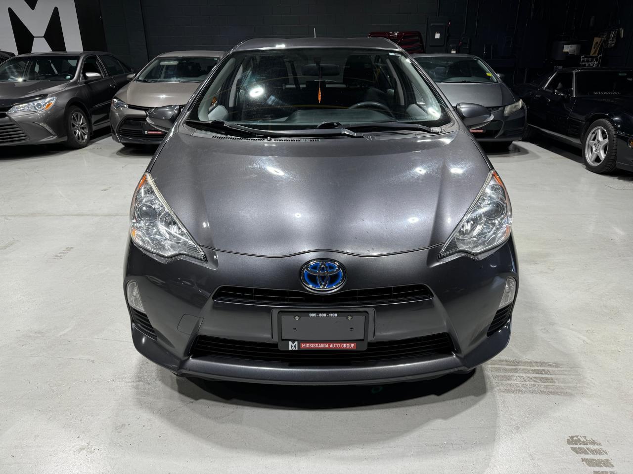 2014 Toyota Prius c 5dr HB Technology - Photo #2