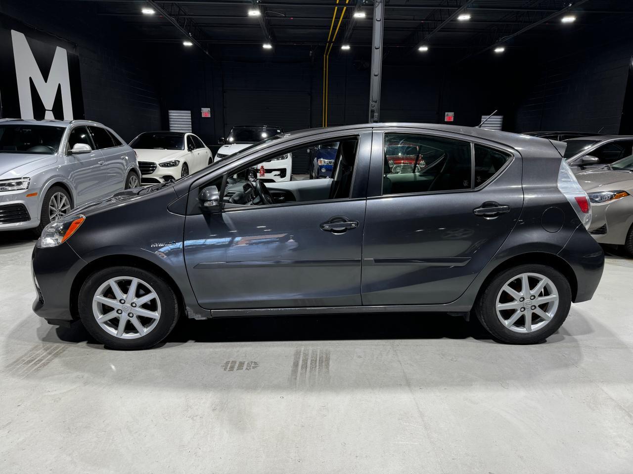 2014 Toyota Prius c 5dr HB Technology - Photo #8