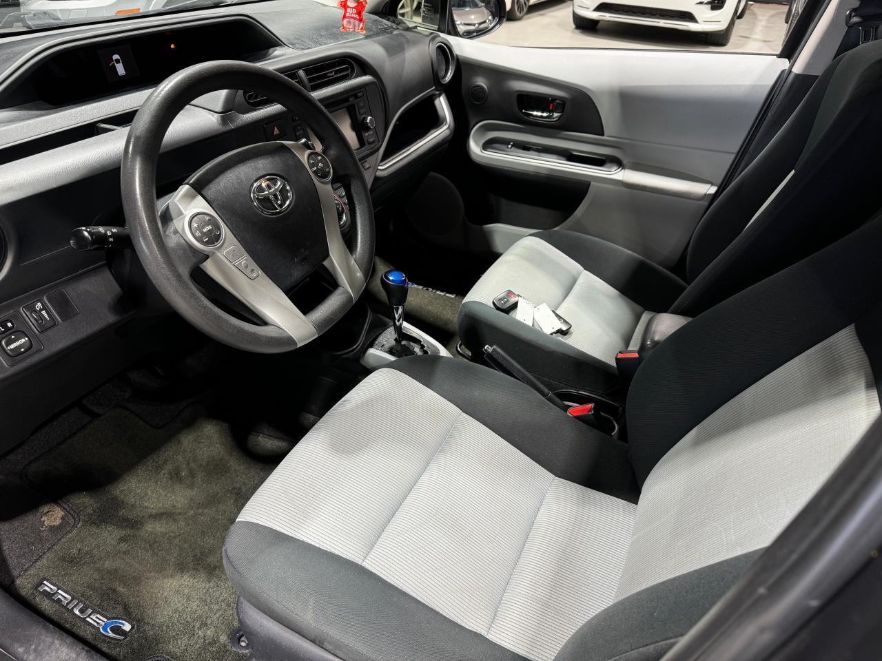 2014 Toyota Prius c 5dr HB Technology - Photo #10