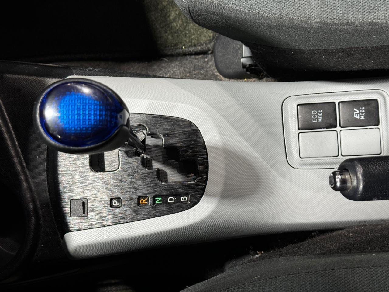 2014 Toyota Prius c 5dr HB Technology - Photo #14