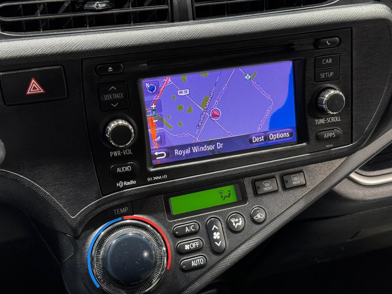 2014 Toyota Prius c 5dr HB Technology - Photo #12