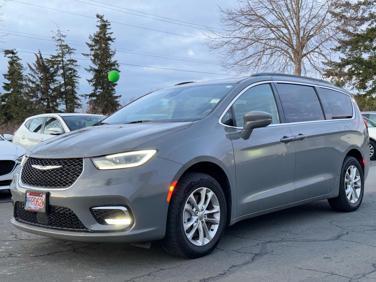 Used 2022 Chrysler Pacifica Touring for sale in Campbell River, BC