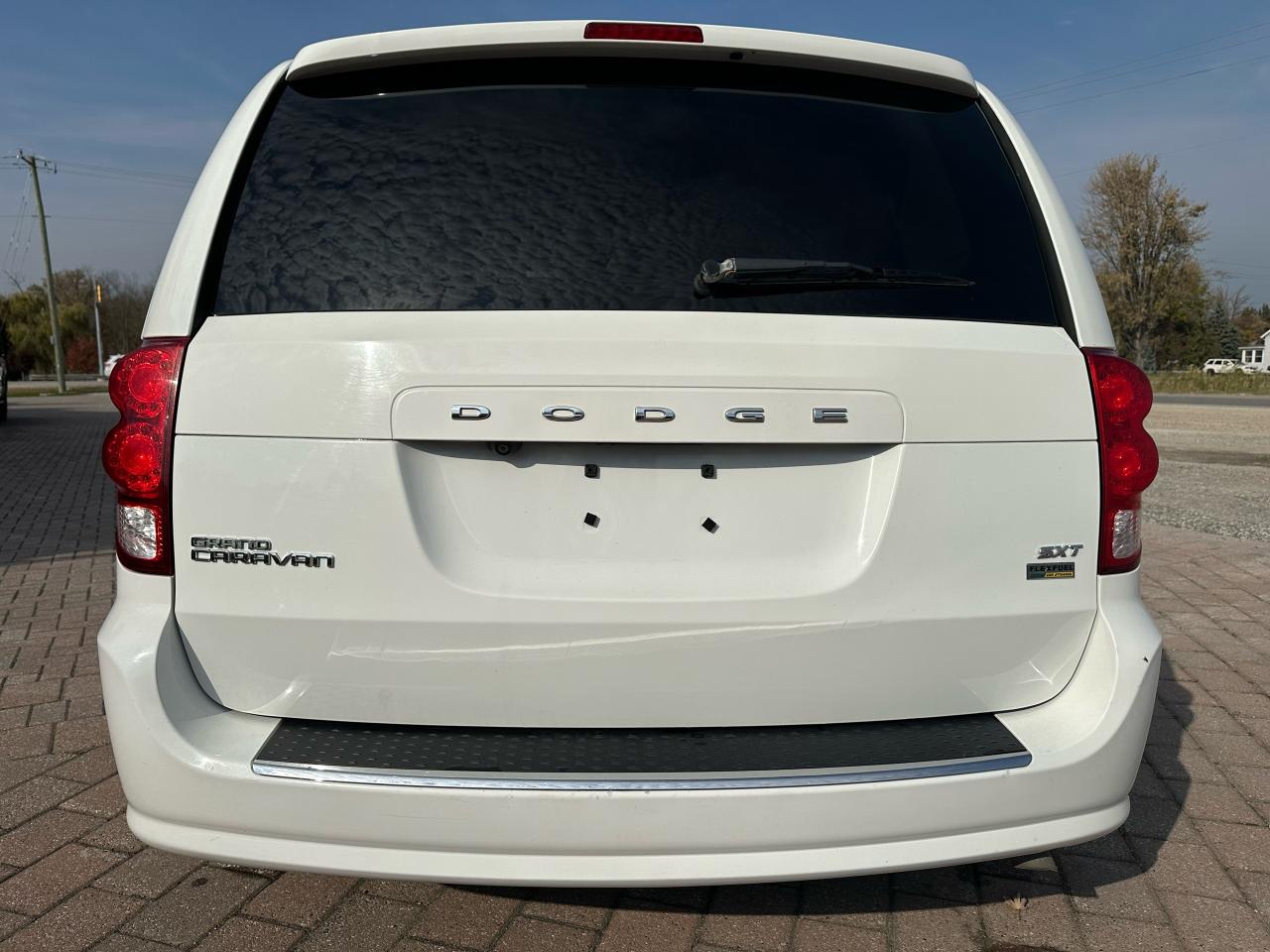 2016 Dodge Grand Caravan SXT Photo3