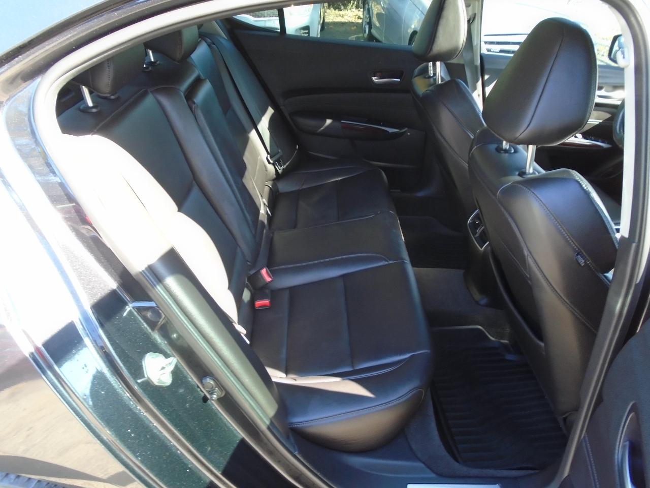2015 Acura TLX LEATHER/ ROOF / HEATED SEATS / PUSH START/ KEYLESS - Photo #12