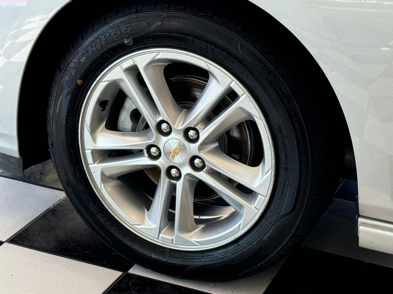 2017 Chevrolet Cruze LT+ApplePlay+Remote Start+New Tires+Brakes+Camera - Photo #46