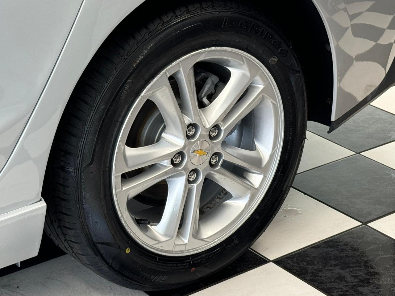 2017 Chevrolet Cruze LT+ApplePlay+Remote Start+New Tires+Brakes+Camera - Photo #47