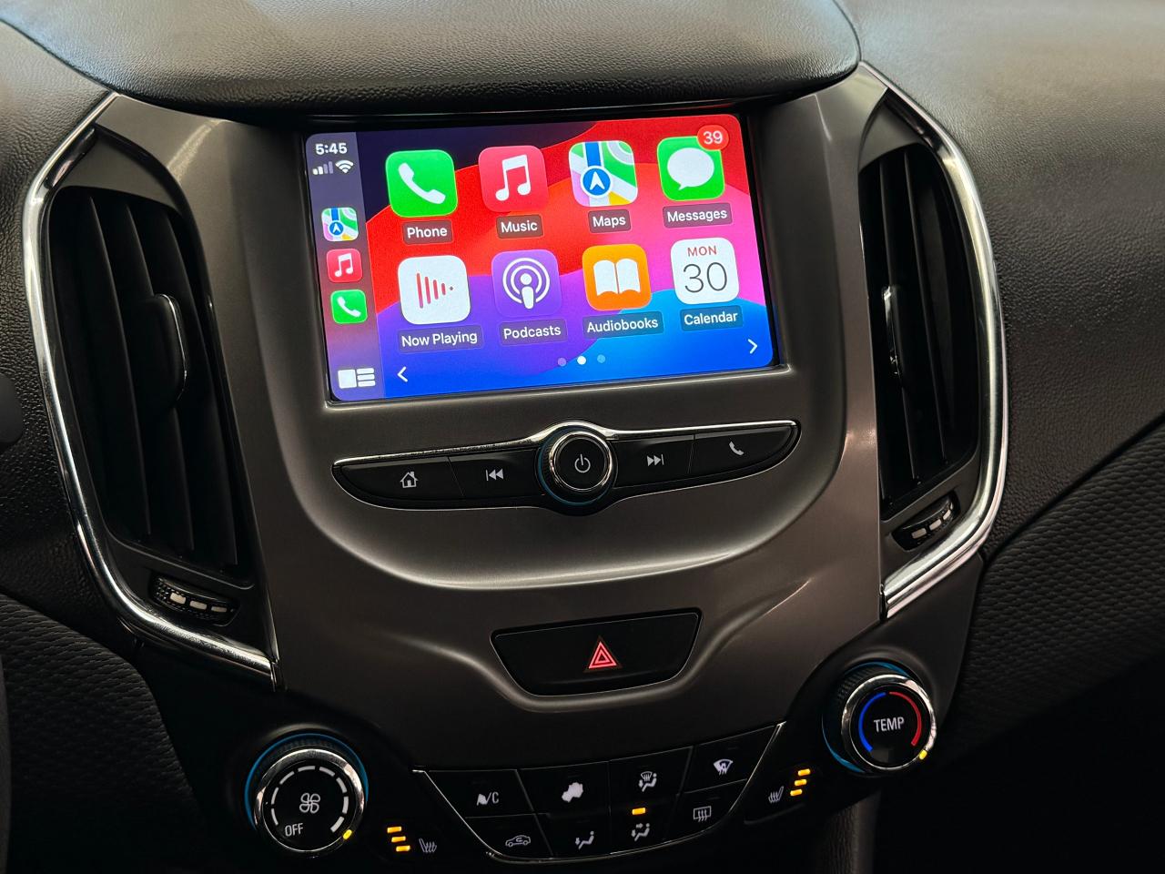 2017 Chevrolet Cruze LT+ApplePlay+Remote Start+New Tires+Brakes+Camera - Photo #10