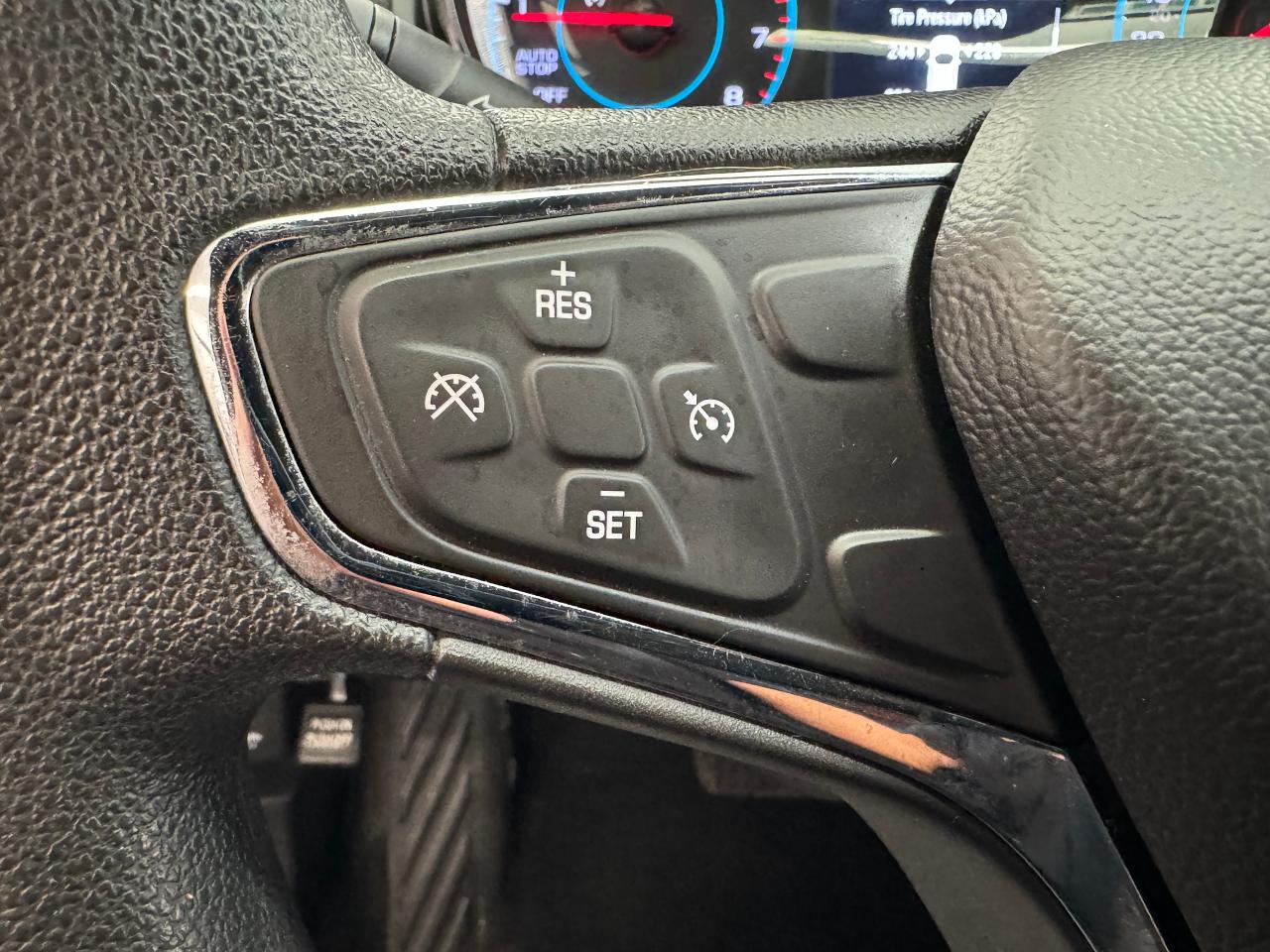 2017 Chevrolet Cruze LT+ApplePlay+Remote Start+New Tires+Brakes+Camera - Photo #40