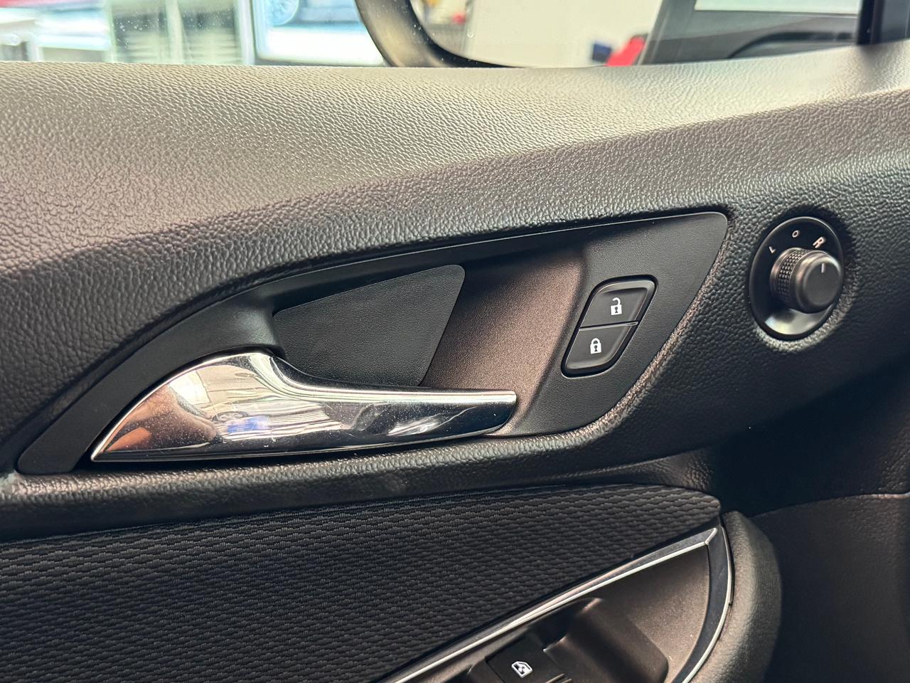 2017 Chevrolet Cruze LT+ApplePlay+Remote Start+New Tires+Brakes+Camera - Photo #45