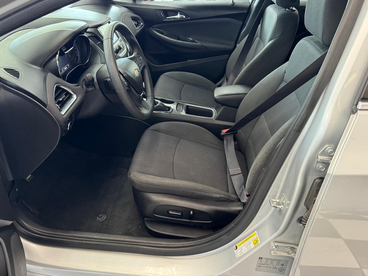 2017 Chevrolet Cruze LT+ApplePlay+Remote Start+New Tires+Brakes+Camera Photo74